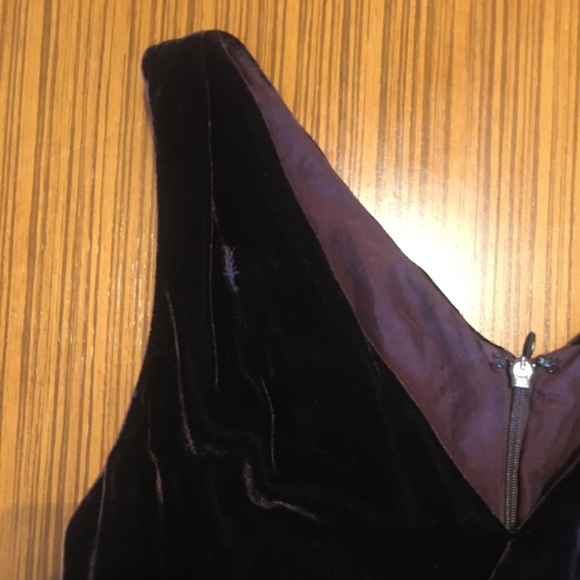 Beautiful burgundy velvet dress from Vince - Picture 2 of 3